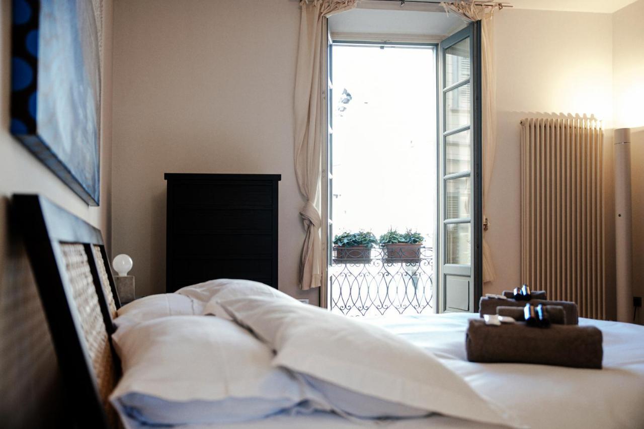La Finestra Sul Duomo - The House Of Travelers Apartment Como Exterior photo