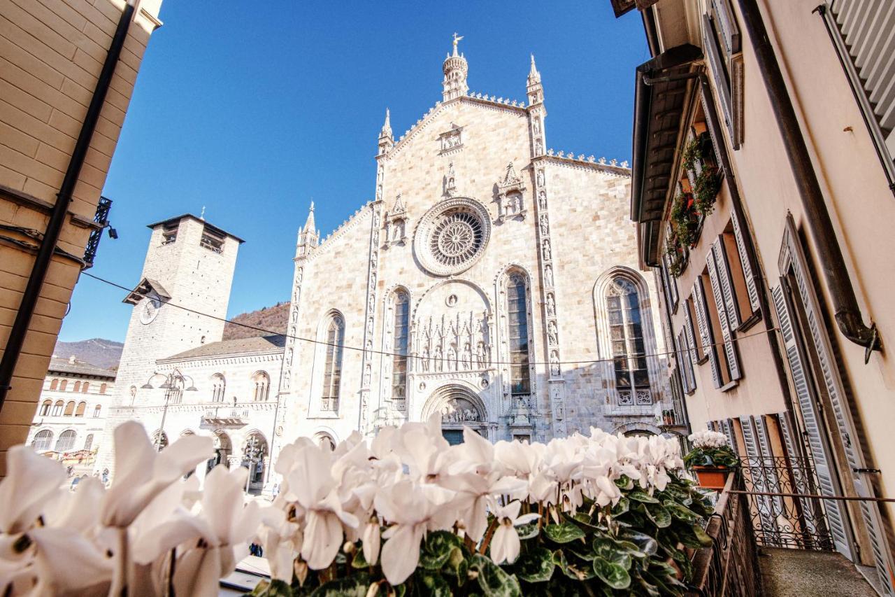 La Finestra Sul Duomo - The House Of Travelers Apartment Como Exterior photo