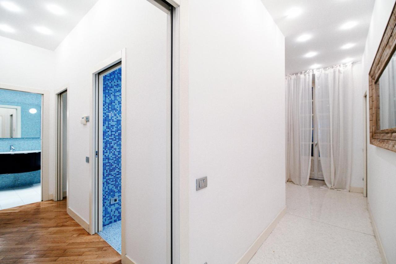 La Finestra Sul Duomo - The House Of Travelers Apartment Como Exterior photo