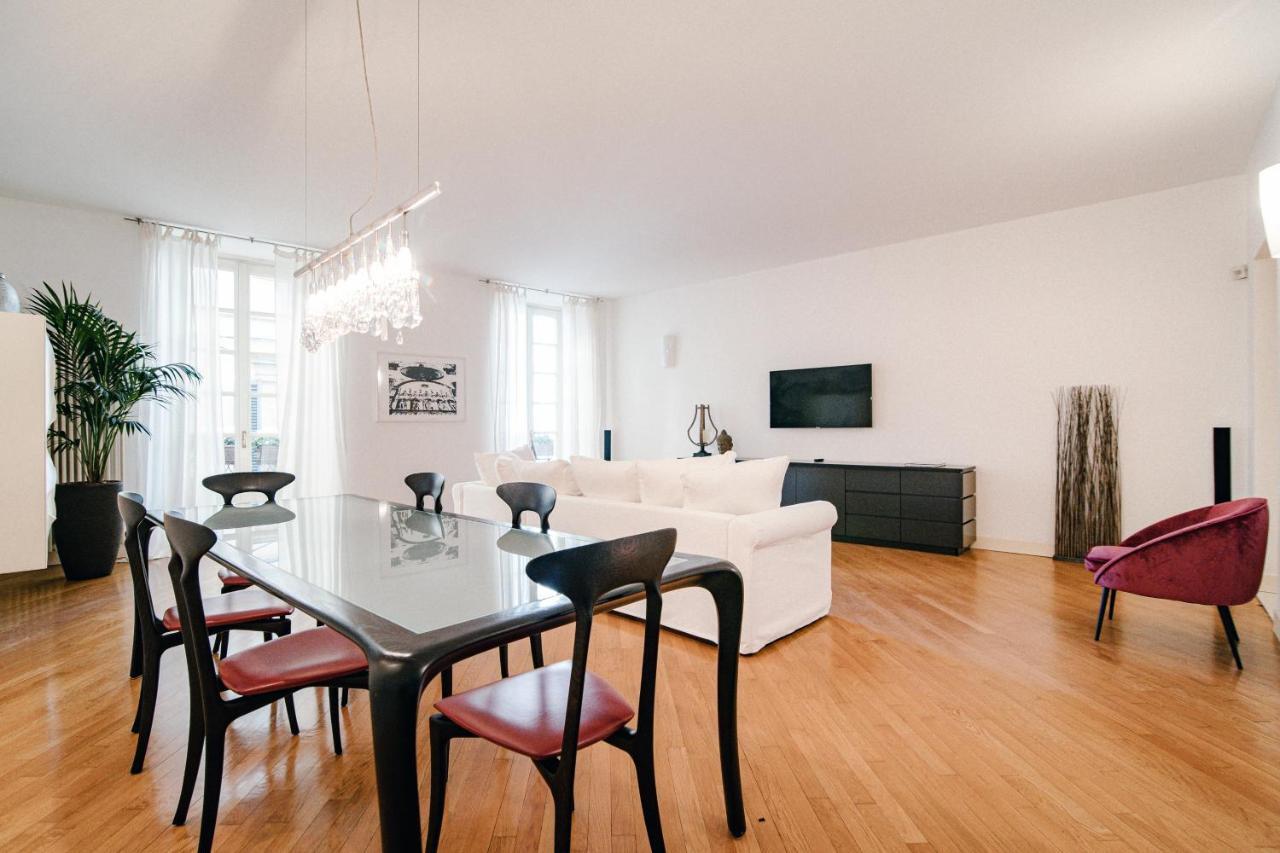 La Finestra Sul Duomo - The House Of Travelers Apartment Como Exterior photo