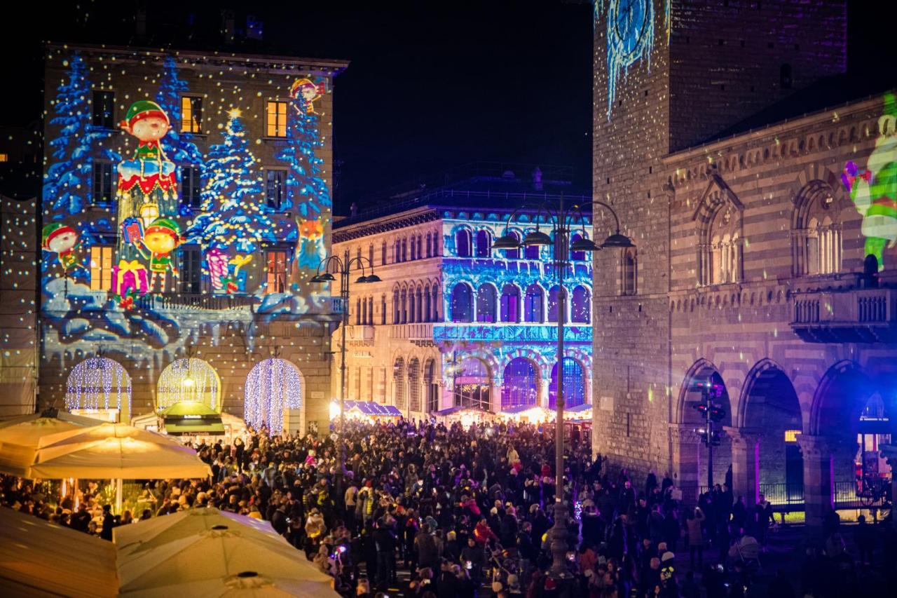 La Finestra Sul Duomo - The House Of Travelers Apartment Como Exterior photo