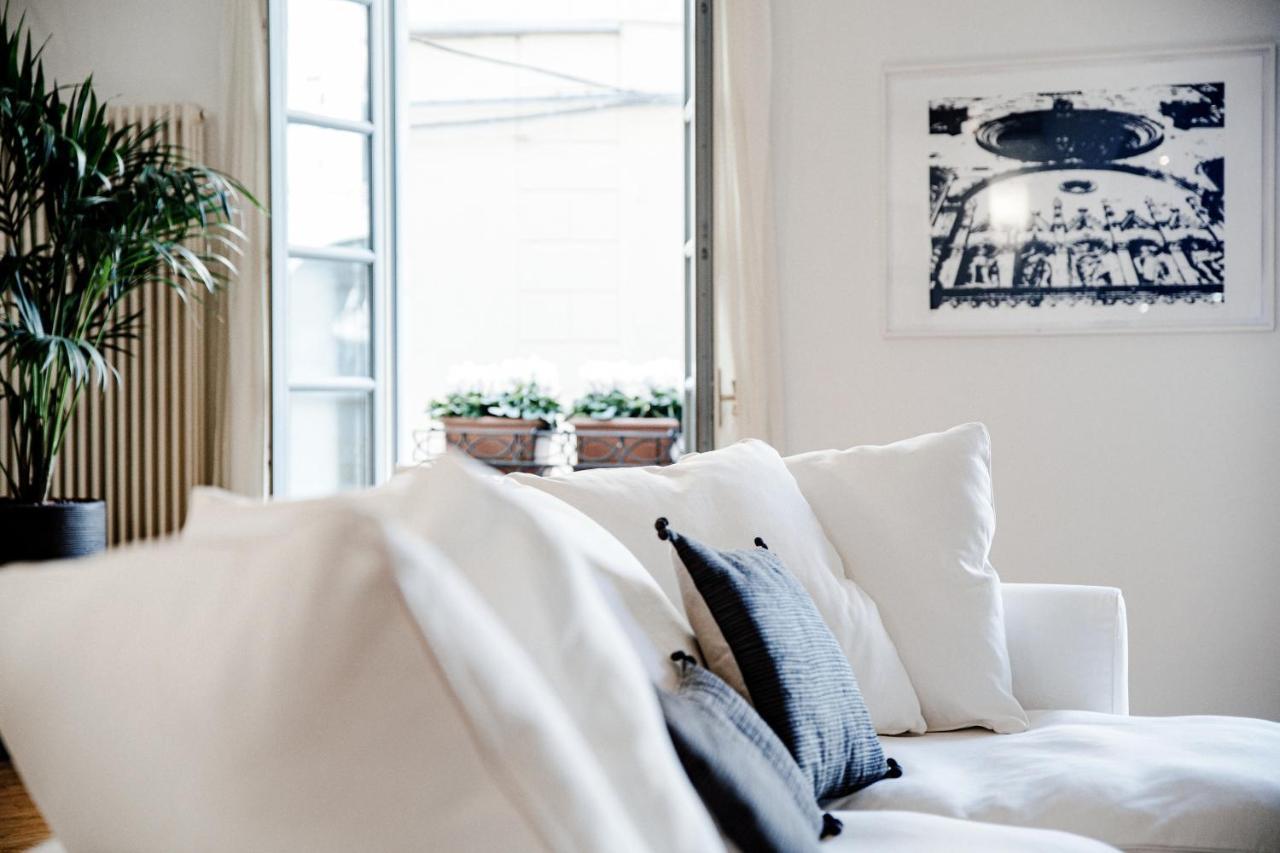 La Finestra Sul Duomo - The House Of Travelers Apartment Como Exterior photo
